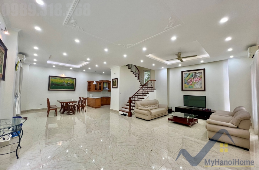 Biệt thự đủ đồ cho thuê tại Hoa Phượng Vinhomes Riverside 1