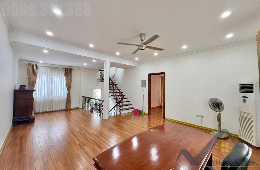 Biệt thự đủ đồ cho thuê tại Hoa Phượng Vinhomes Riverside 16