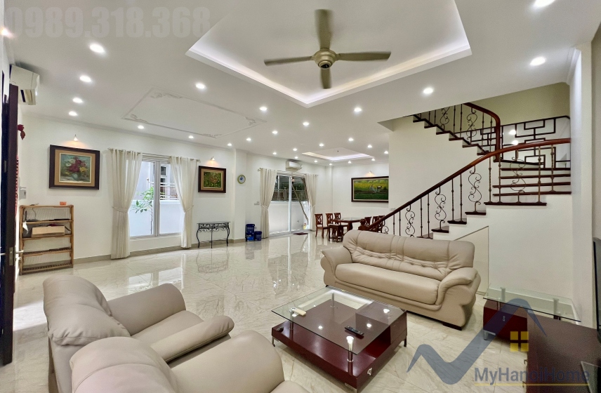 Biệt thự đủ đồ cho thuê tại Hoa Phượng Vinhomes Riverside 2