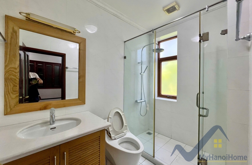 Biệt thự đủ đồ Vinhomes Riverside cho thuê có tầng hầm 13