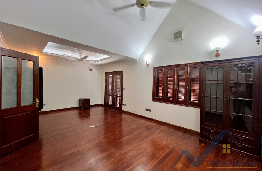 Biệt thự đủ đồ Vinhomes Riverside cho thuê có tầng hầm 15
