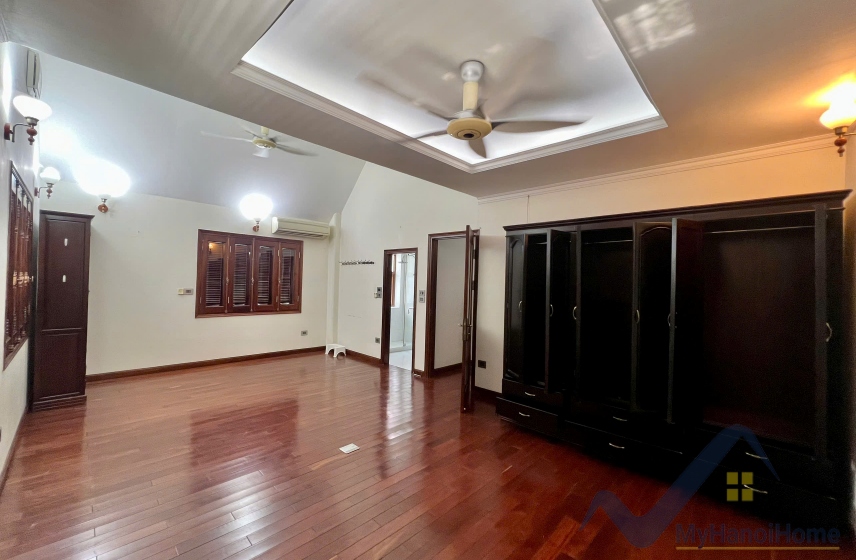 Biệt thự đủ đồ Vinhomes Riverside cho thuê có tầng hầm 16