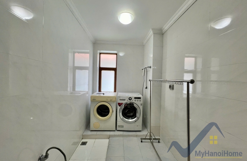 Biệt thự đủ đồ Vinhomes Riverside cho thuê có tầng hầm 19