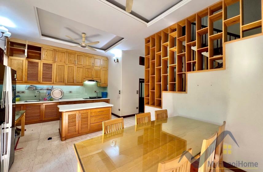 Biệt thự đủ đồ Vinhomes Riverside cho thuê có tầng hầm 4
