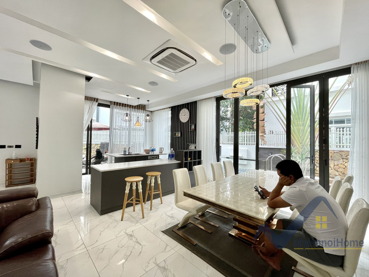 Biệt thự full đồ Vinhome Riverside 4 phòng ngủ có bể bơi cho thuê 4