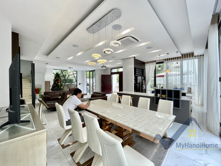 Biệt thự full đồ Vinhome Riverside 4 phòng ngủ có bể bơi cho thuê 5