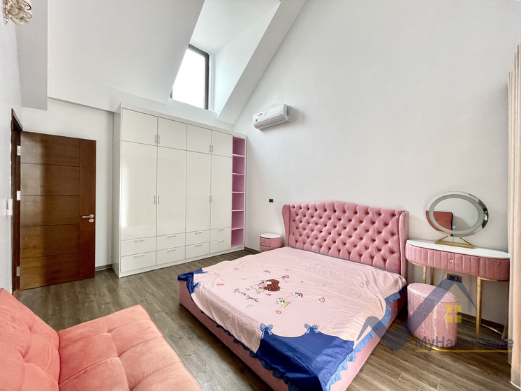Biệt thự full đồ Vinhome Riverside 4 phòng ngủ có bể bơi cho thuê 9