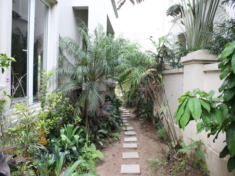 Biệt thự Hoa Phượng Vinhomes Riverside cần bán gần Almaz 1