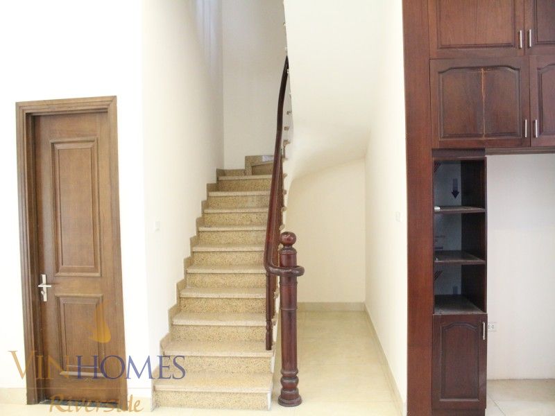Biệt thự Hoa Phượng Vinhomes Riverside cần bán gần Almaz 4
