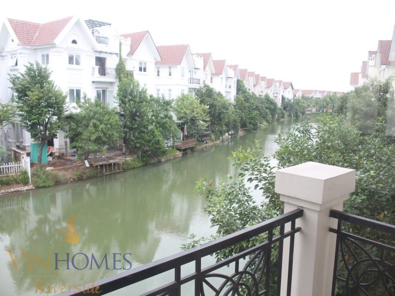 Biệt thự Hoa Phượng Vinhomes Riverside cần bán gần Almaz 7