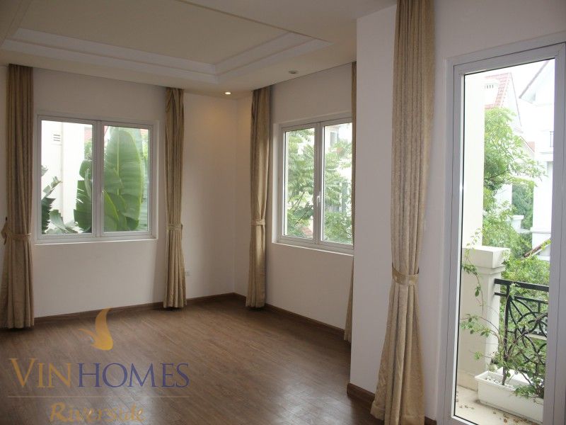 Biệt thự Hoa Phượng Vinhomes Riverside cần bán gần Almaz 9