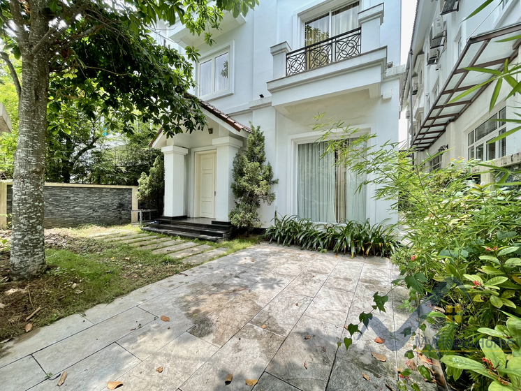 Biệt thự Hoa Phượng Vinhomes Riverside cho thuê 4PN đủ đồ 1