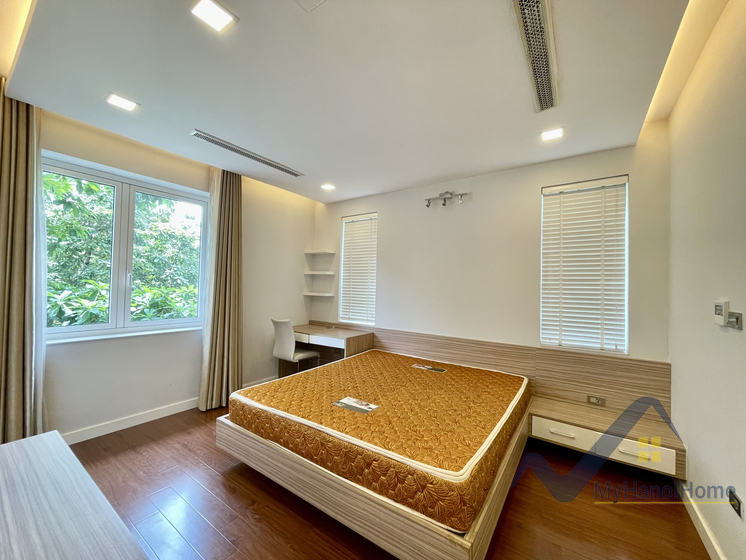 Biệt thự Hoa Phượng Vinhomes Riverside cho thuê 4PN đủ đồ 14