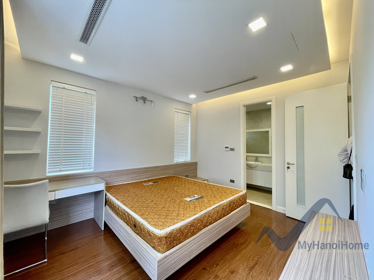 Biệt thự Hoa Phượng Vinhomes Riverside cho thuê 4PN đủ đồ 15