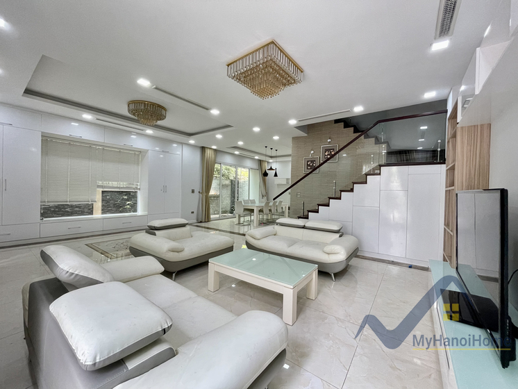 Biệt thự Hoa Phượng Vinhomes Riverside cho thuê 4PN đủ đồ 3