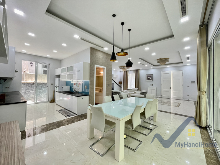 Biệt thự Hoa Phượng Vinhomes Riverside cho thuê 4PN đủ đồ 4
