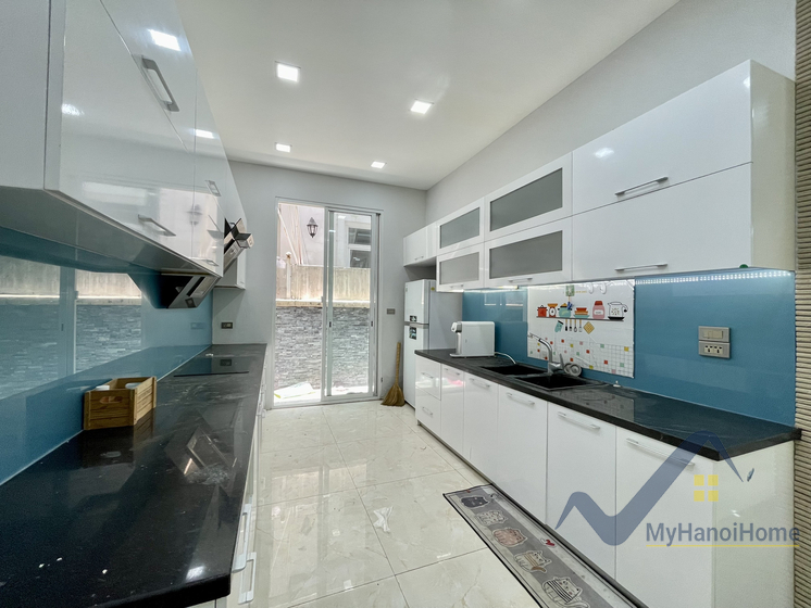 Biệt thự Hoa Phượng Vinhomes Riverside cho thuê 4PN đủ đồ 5