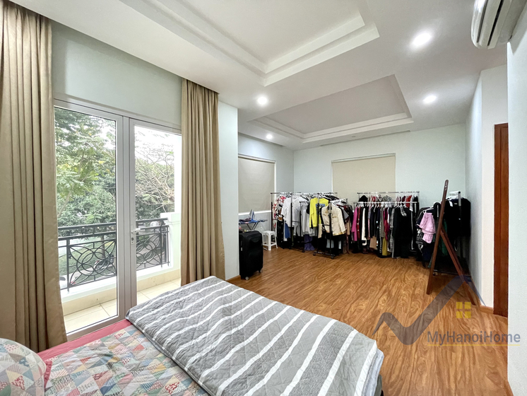 Biệt thự Hoa Sữa cho thuê tại Vinhomes Riverside gần BIS 11