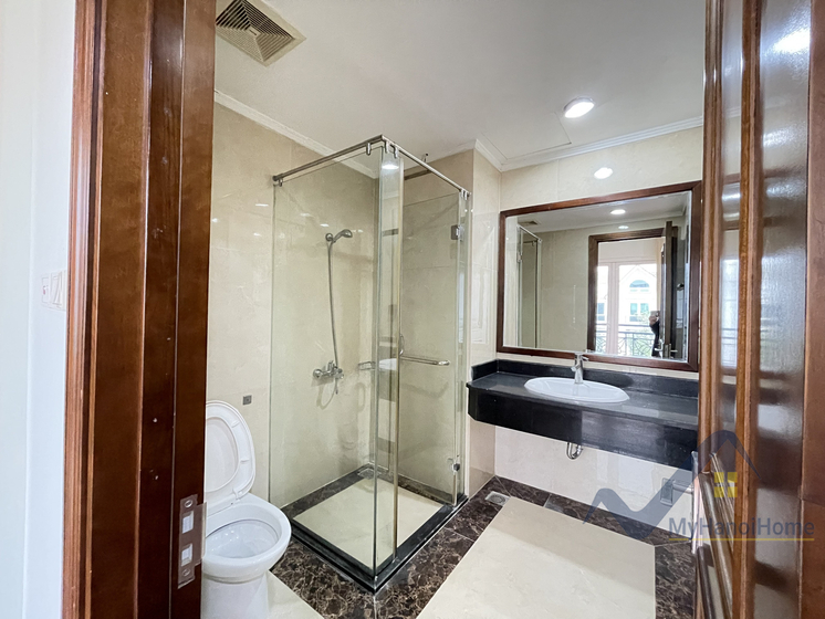 Biệt thự Hoa Sữa cho thuê tại Vinhomes Riverside gần BIS 12
