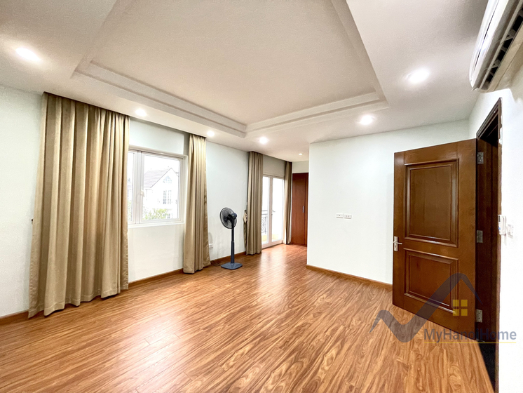 Biệt thự Hoa Sữa cho thuê tại Vinhomes Riverside gần BIS 13