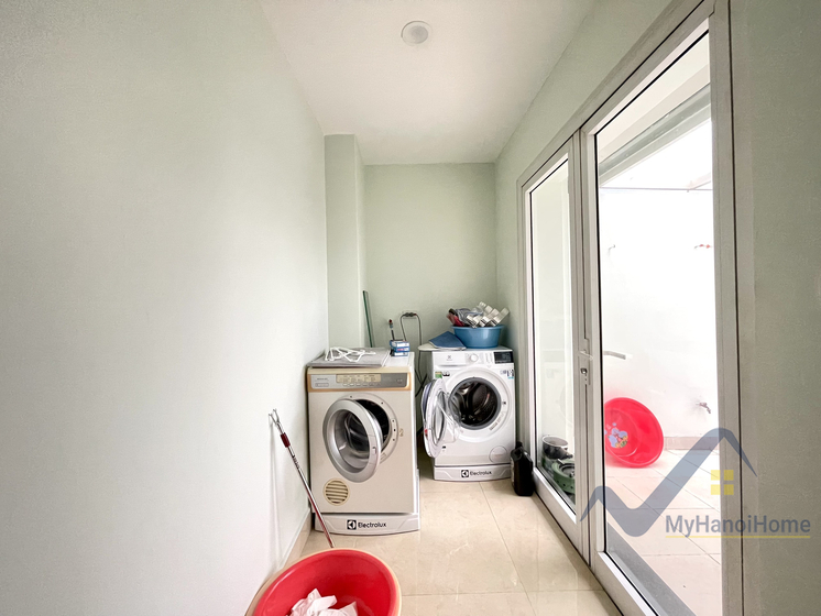 Biệt thự Hoa Sữa cho thuê tại Vinhomes Riverside gần BIS 16