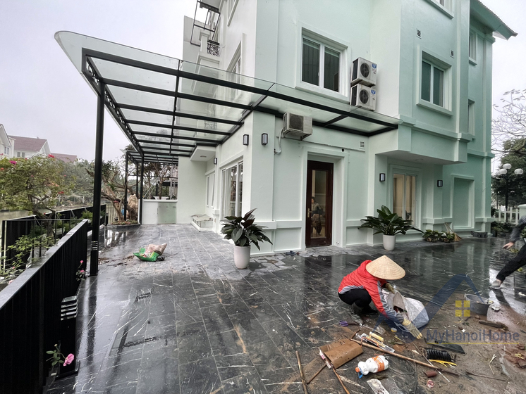 Biệt thự Hoa Sữa cho thuê tại Vinhomes Riverside gần BIS 18