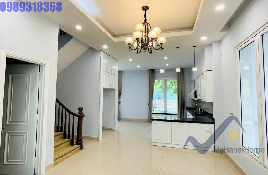 Biệt thự Hoa Sữa cho thuê Vinhomes Riverside đồ cơ bản 2