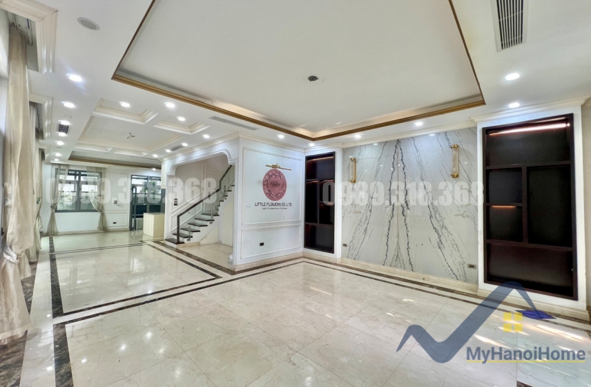 Biệt thự không đồ cho thuê tại Vinhomes Harmony Long Biên 1