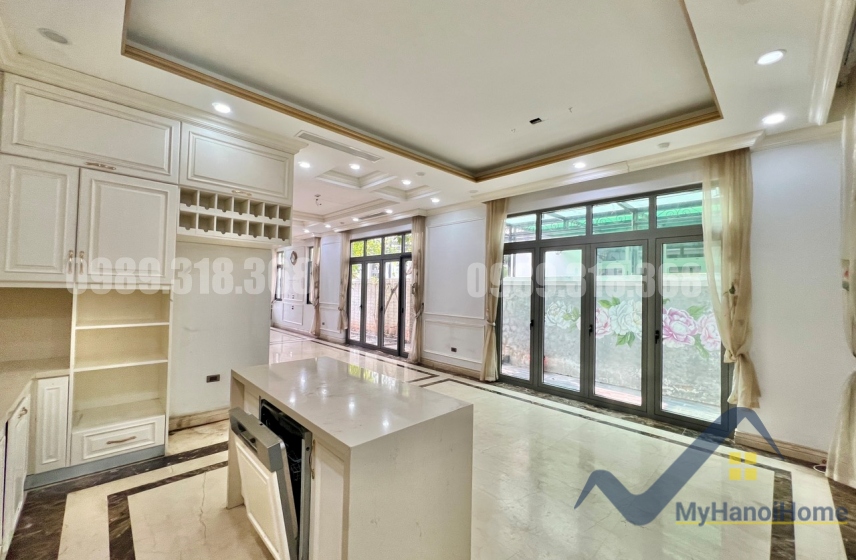 Biệt thự không đồ cho thuê tại Vinhomes Harmony Long Biên 6