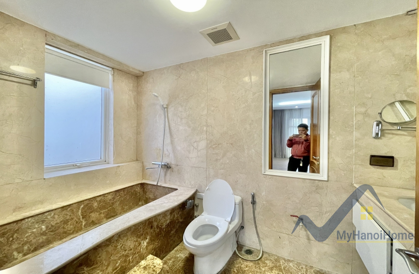 Biệt thự không đồ Vinhomes Riverside cho thuê gần trường BIS 10