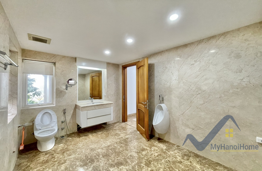 Biệt thự không đồ Vinhomes Riverside cho thuê gần trường BIS 14