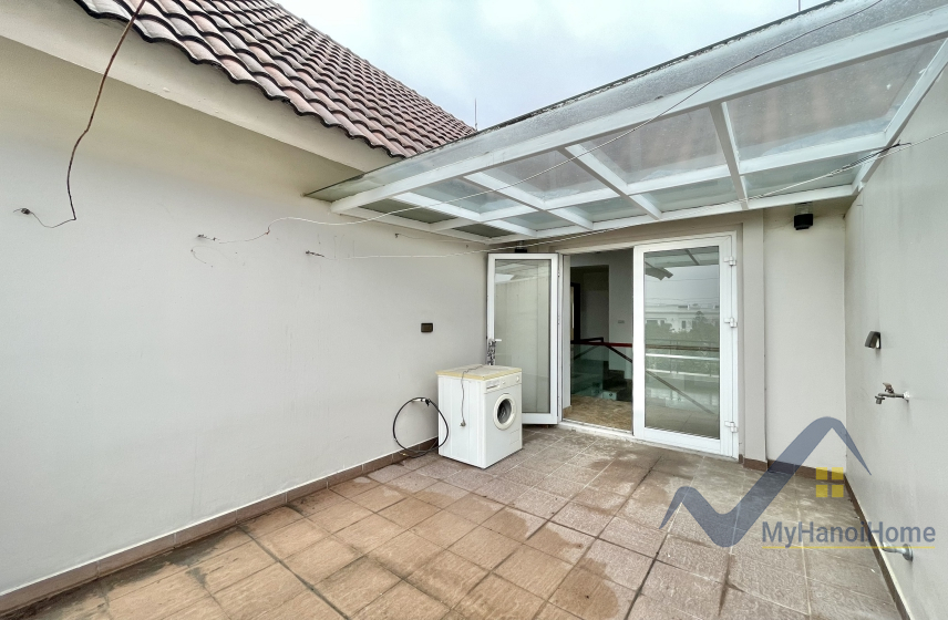 Biệt thự không đồ Vinhomes Riverside cho thuê gần trường BIS 16