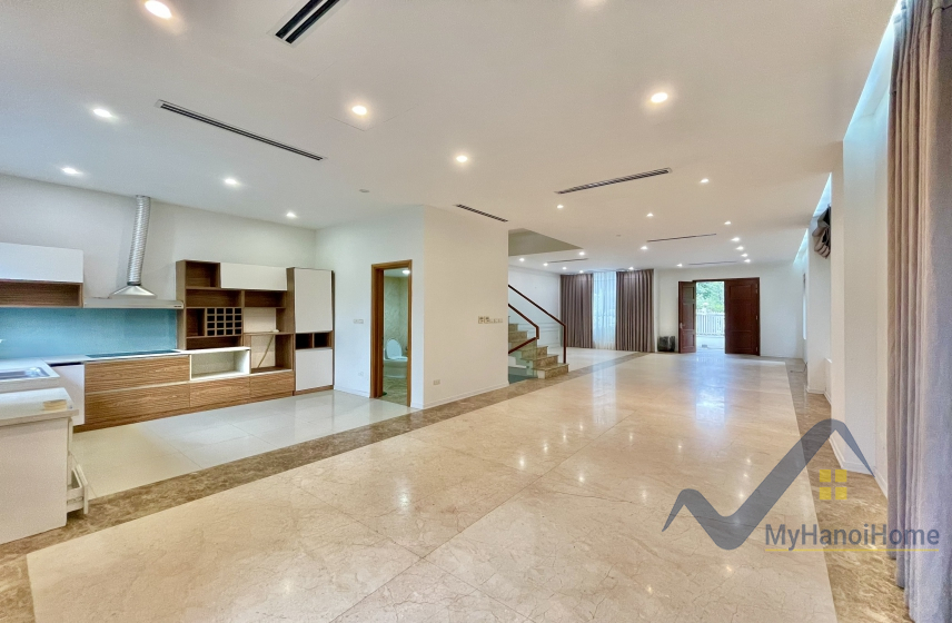 Biệt thự không đồ Vinhomes Riverside cho thuê gần trường BIS 3