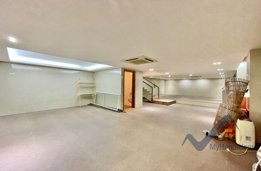 Biệt thự không đồ Vinhomes Riverside cho thuê gần trường BIS 5