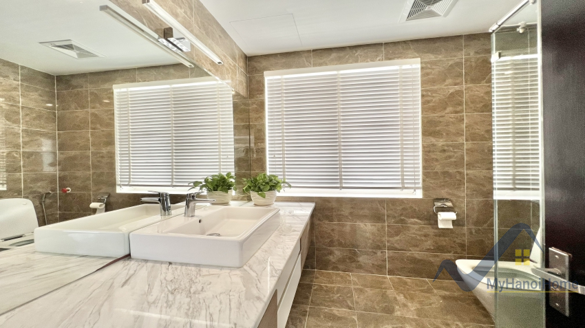 Biệt thự liền kề khu Anh Đào Vinhomes Riverside cho thuê full đồ 17