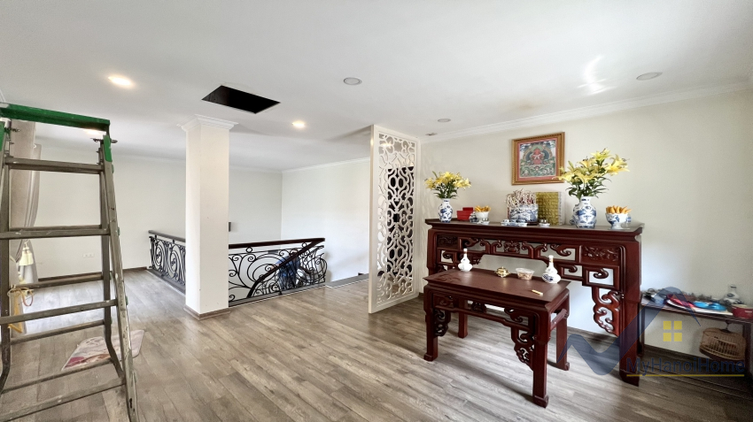 Biệt thự liền kề khu Anh Đào Vinhomes Riverside cho thuê full đồ 24