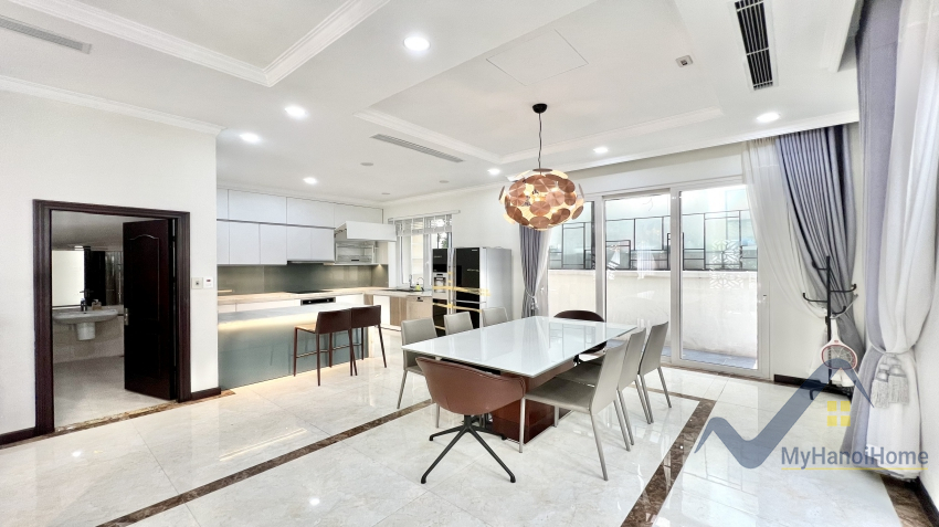 Biệt thự liền kề khu Anh Đào Vinhomes Riverside cho thuê full đồ 3