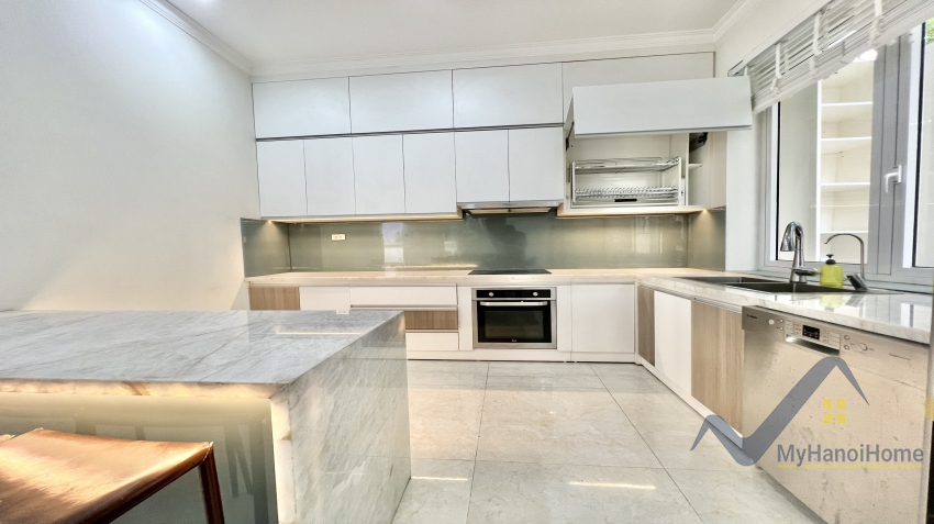 Biệt thự liền kề khu Anh Đào Vinhomes Riverside cho thuê full đồ 5