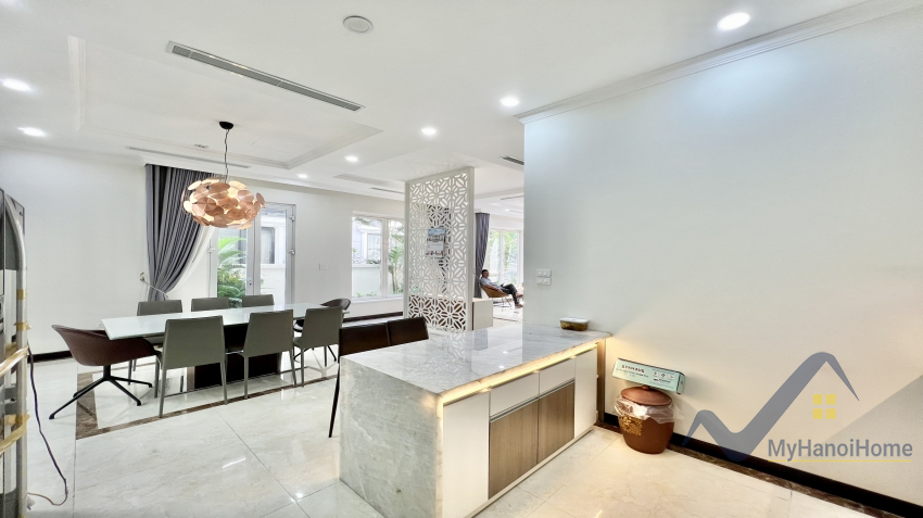 Biệt thự liền kề khu Anh Đào Vinhomes Riverside cho thuê full đồ 6