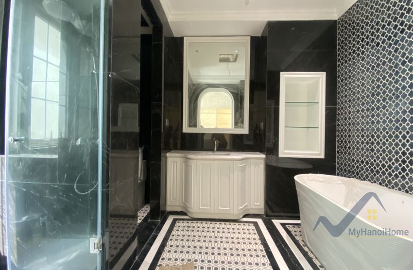 Biệt thự song lập cho thuê ở Vinhomes Riverside, gần BIS 11