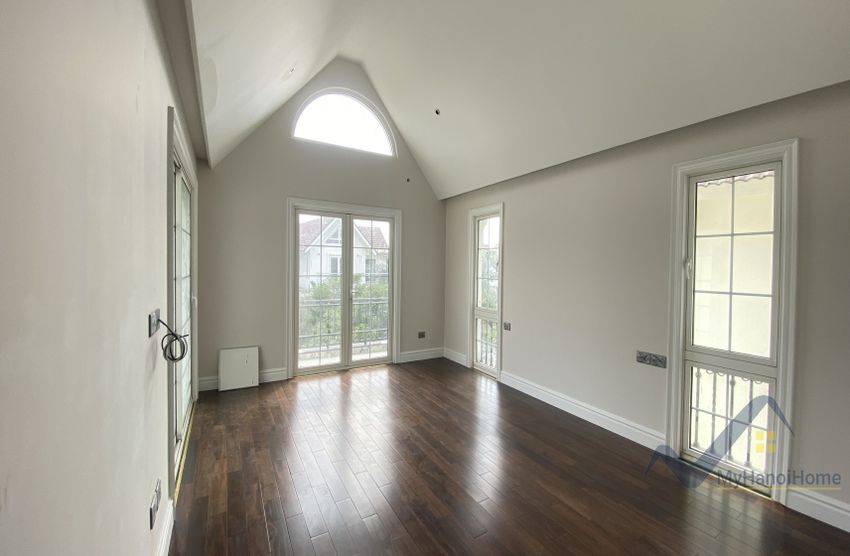 Biệt thự song lập cho thuê ở Vinhomes Riverside, gần BIS 15