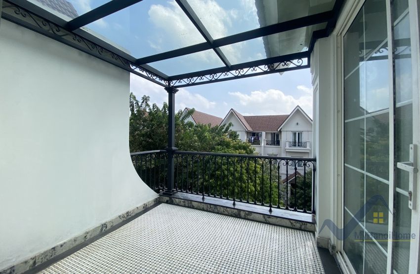 Biệt thự song lập cho thuê ở Vinhomes Riverside, gần BIS 22