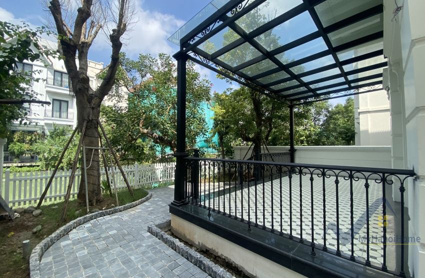 Biệt thự song lập cho thuê ở Vinhomes Riverside, gần BIS 24