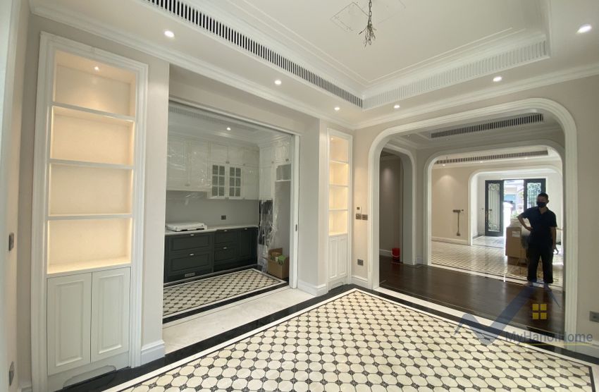 Biệt thự song lập cho thuê ở Vinhomes Riverside, gần BIS 5