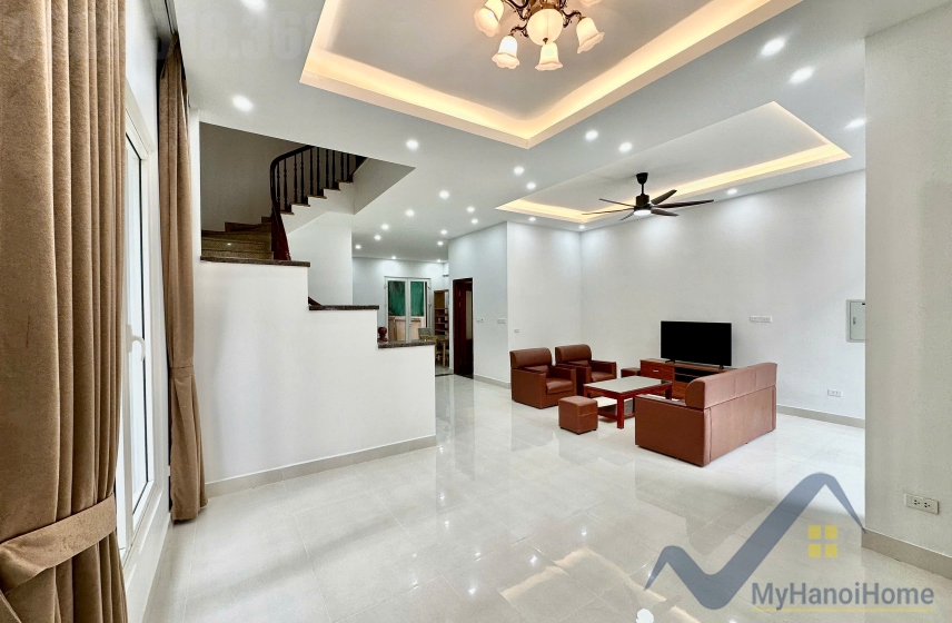 Biệt thự song lập Hoa Sữa cho thuê Vinhomes Riverside đủ đồ 1