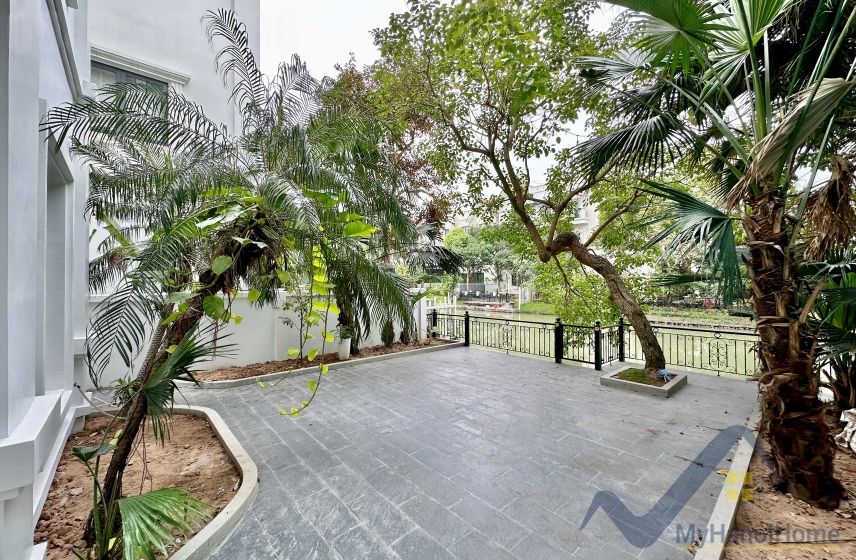 Biệt thự song lập Hoa Sữa cho thuê Vinhomes Riverside đủ đồ 9