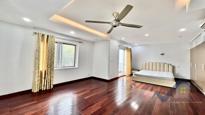 Biệt thự song lập Hoa Sữa Vinhomes Riverside cho thuê 11