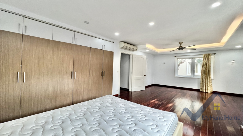 Biệt thự song lập Hoa Sữa Vinhomes Riverside cho thuê 12