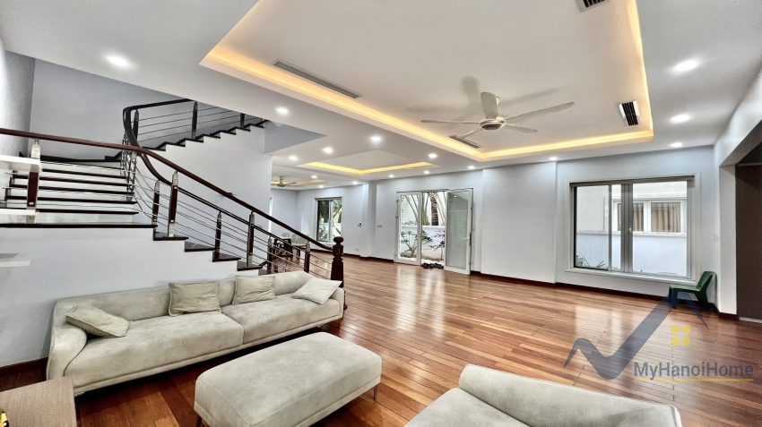 Biệt thự song lập Hoa Sữa Vinhomes Riverside cho thuê 2