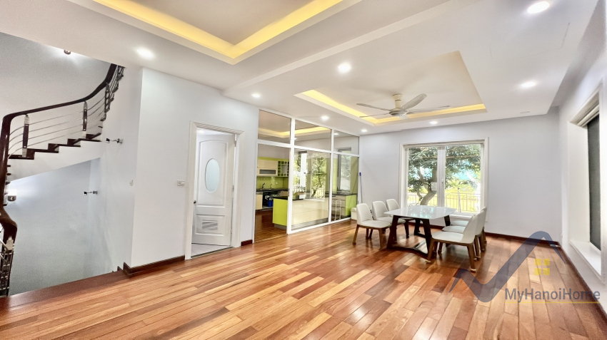 Biệt thự song lập Hoa Sữa Vinhomes Riverside cho thuê 3